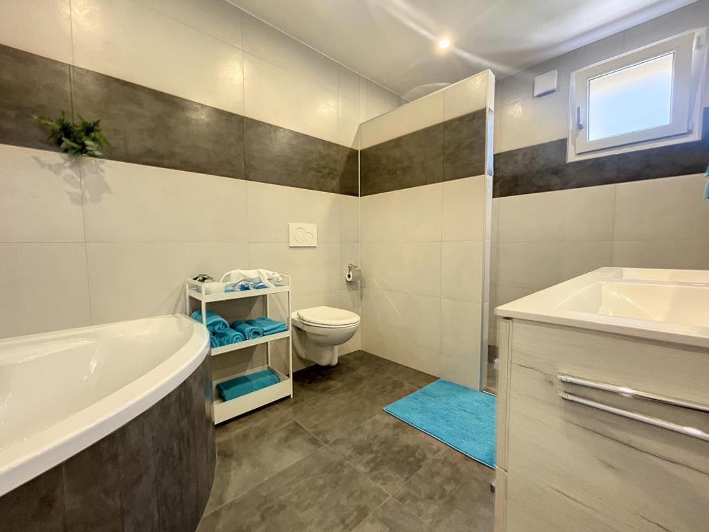 Appartement Moderne Avec Terrasse Et Piscine A Chatel Sur Bex Exterior foto