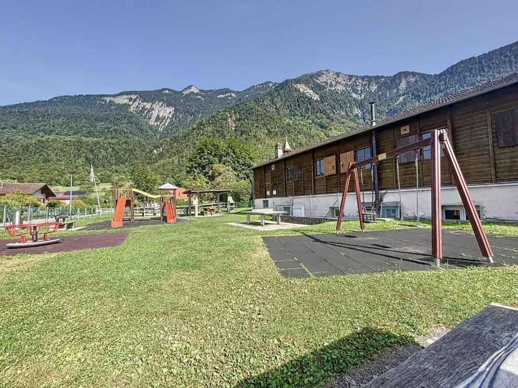 Appartement Moderne Avec Terrasse Et Piscine A Chatel Sur Bex Exterior foto