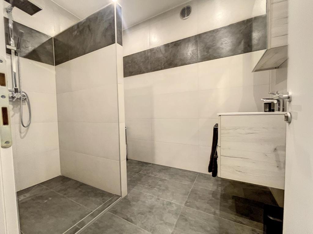 Appartement Moderne Avec Terrasse Et Piscine A Chatel Sur Bex Exterior foto